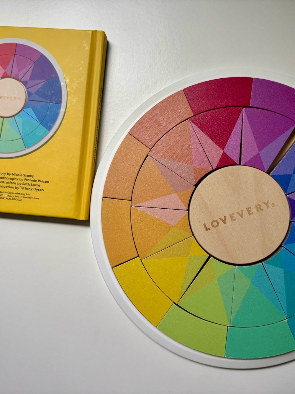 "Charlie Learns Something New" Book - Color Theory Puzzle - Lovevery - Picture 3 of 4